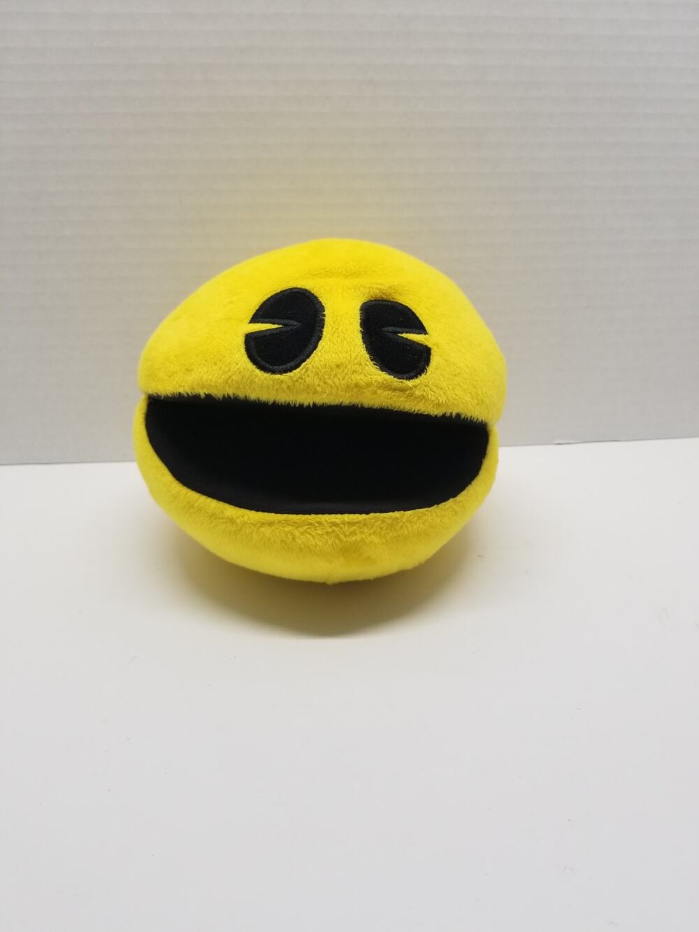 Classic Pac-Man Yellow Plush Toy 7 Inch Video Game Collectible Bandai Namco